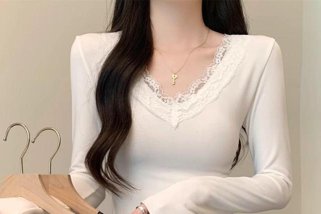 Long-Sleeve V-Neck Plain Lace Trim Slim Fit T-Shirt Product Image