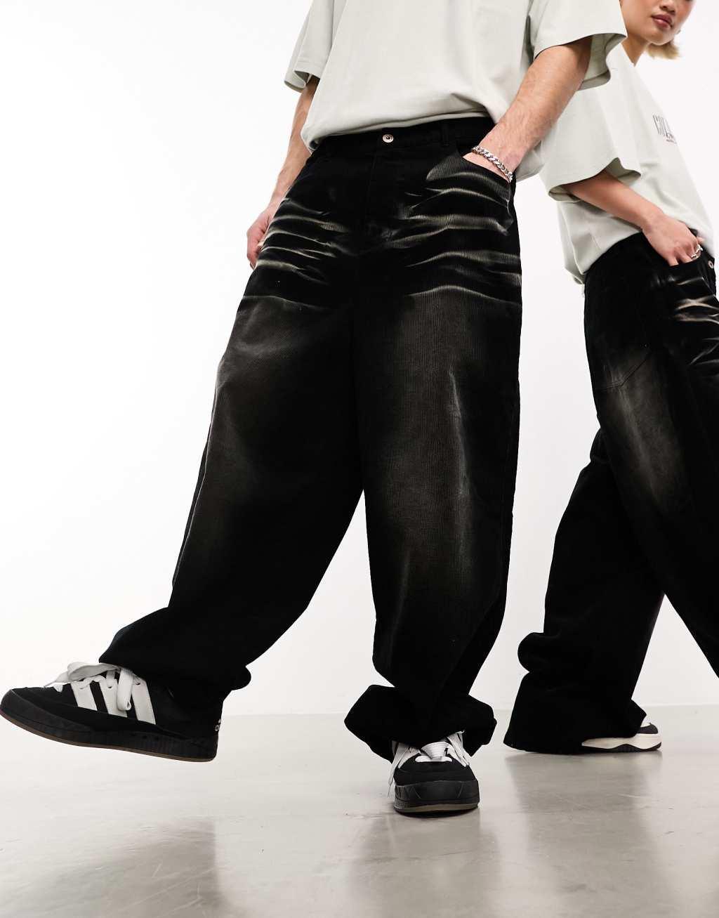 COLLUSION Wide leg cord pants in black Product Image