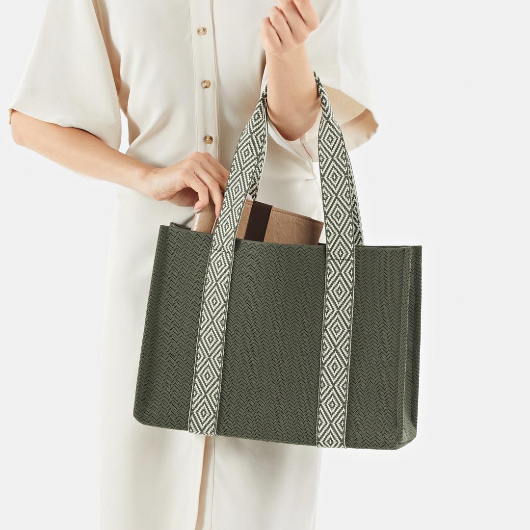 The Essential Tote (Jemma) Product Image