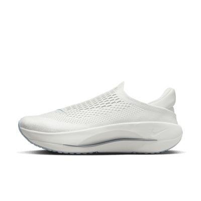 Nike Women's Reina EasyOn Shoes Product Image