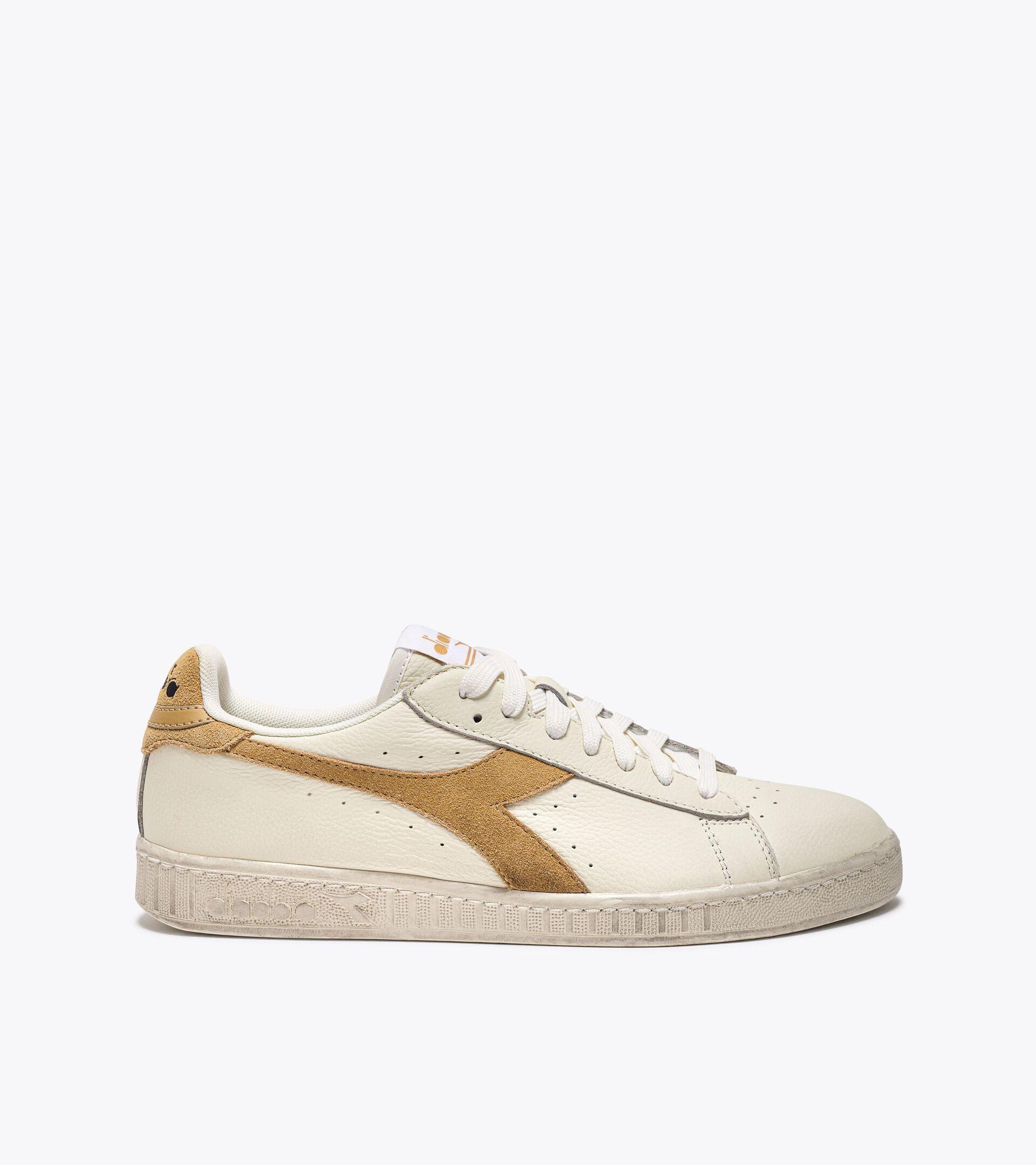 GAME L LOW WAXED SUEDE POP product image