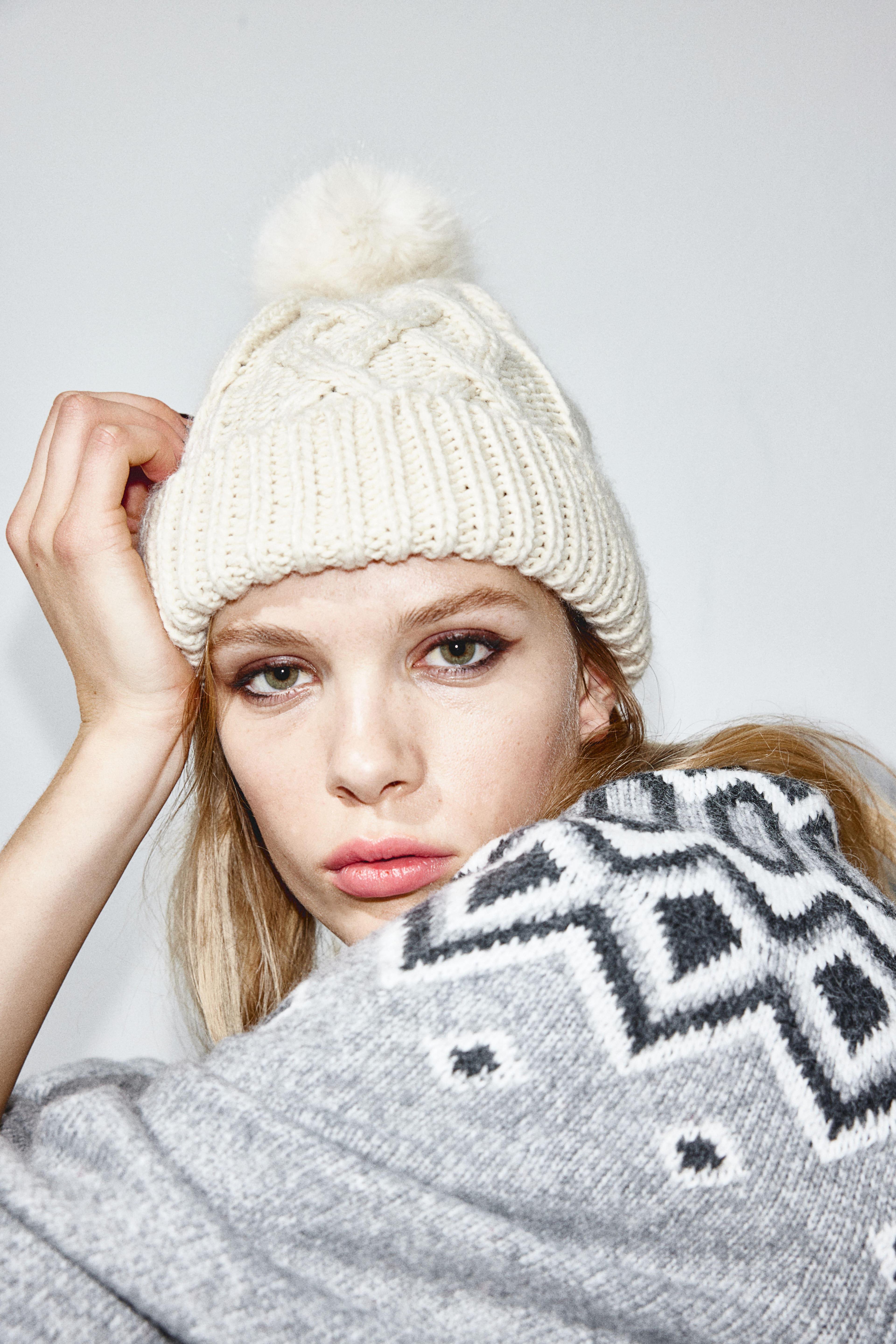 Cable-knit Pompom Hat product image