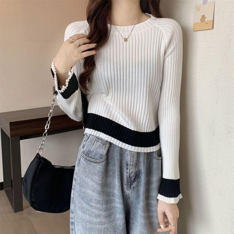 Round Neck Striped Ribbed Sweater Product Image