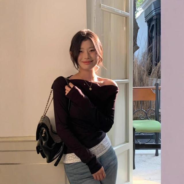 Long-Sleeve Off-Shoulder Plain Tee Product Image