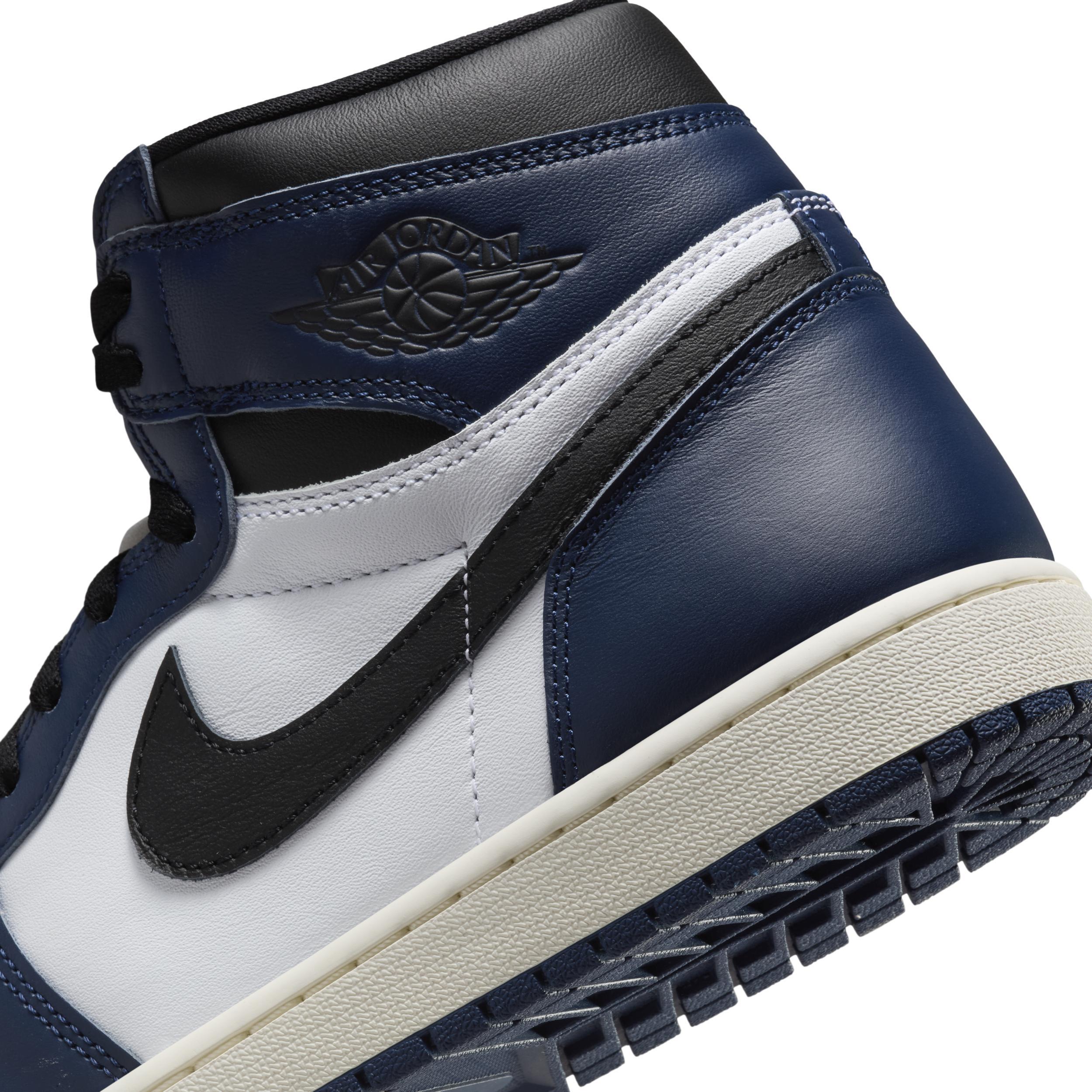 Men's Air Jordan 1 Retro High OG "Midnight Navy" Shoes Product Image