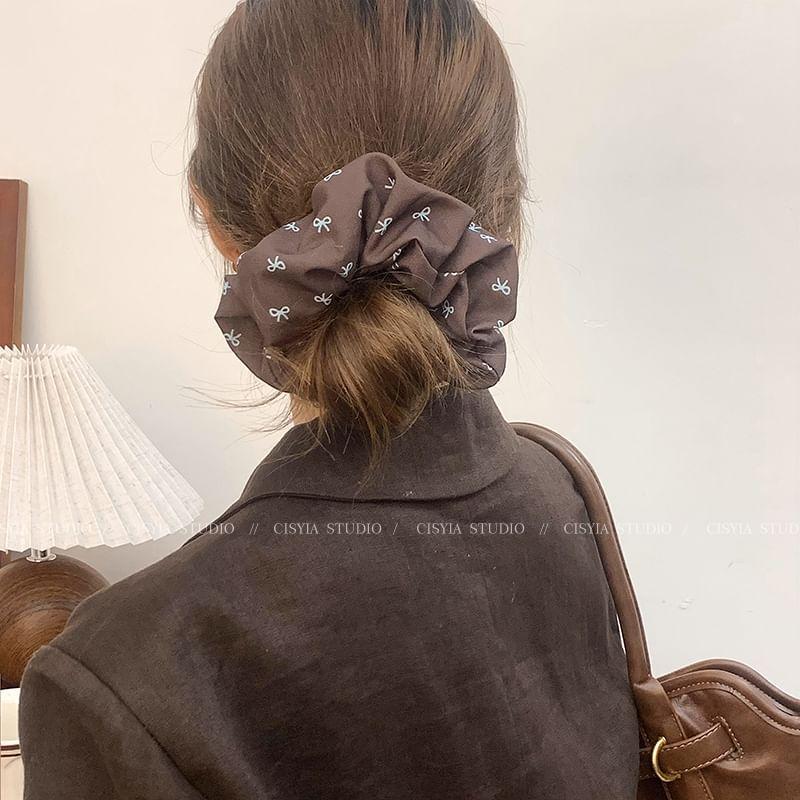 Bow Print Scrunchie Product Image