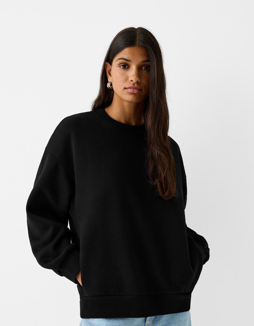 Oversize sweatshirt with side pockets Product Image