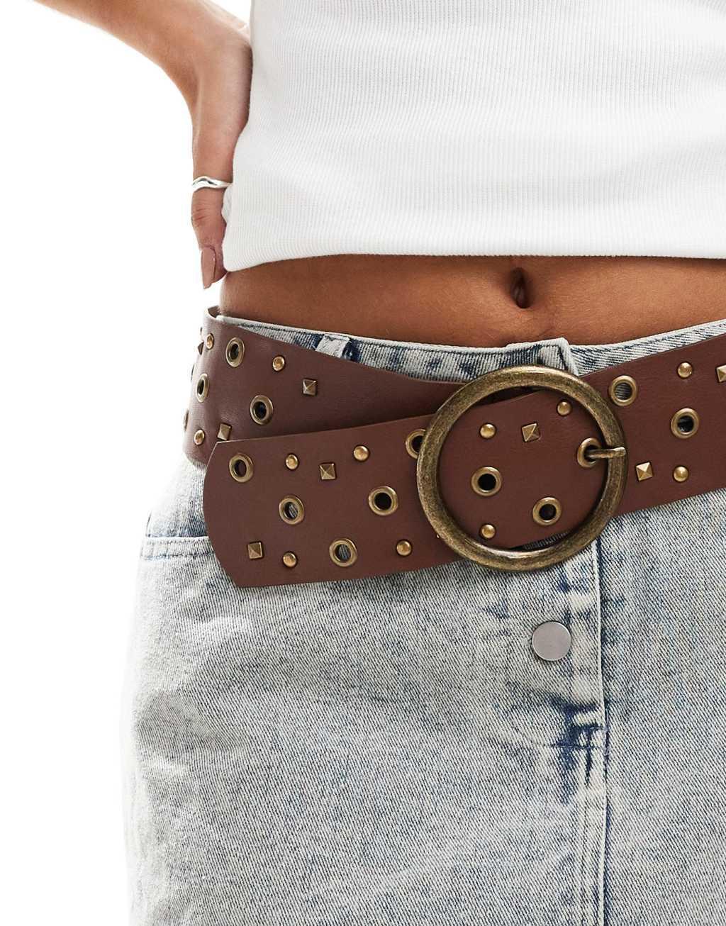 Glamorous eyelet chunky belt in brown Product Image