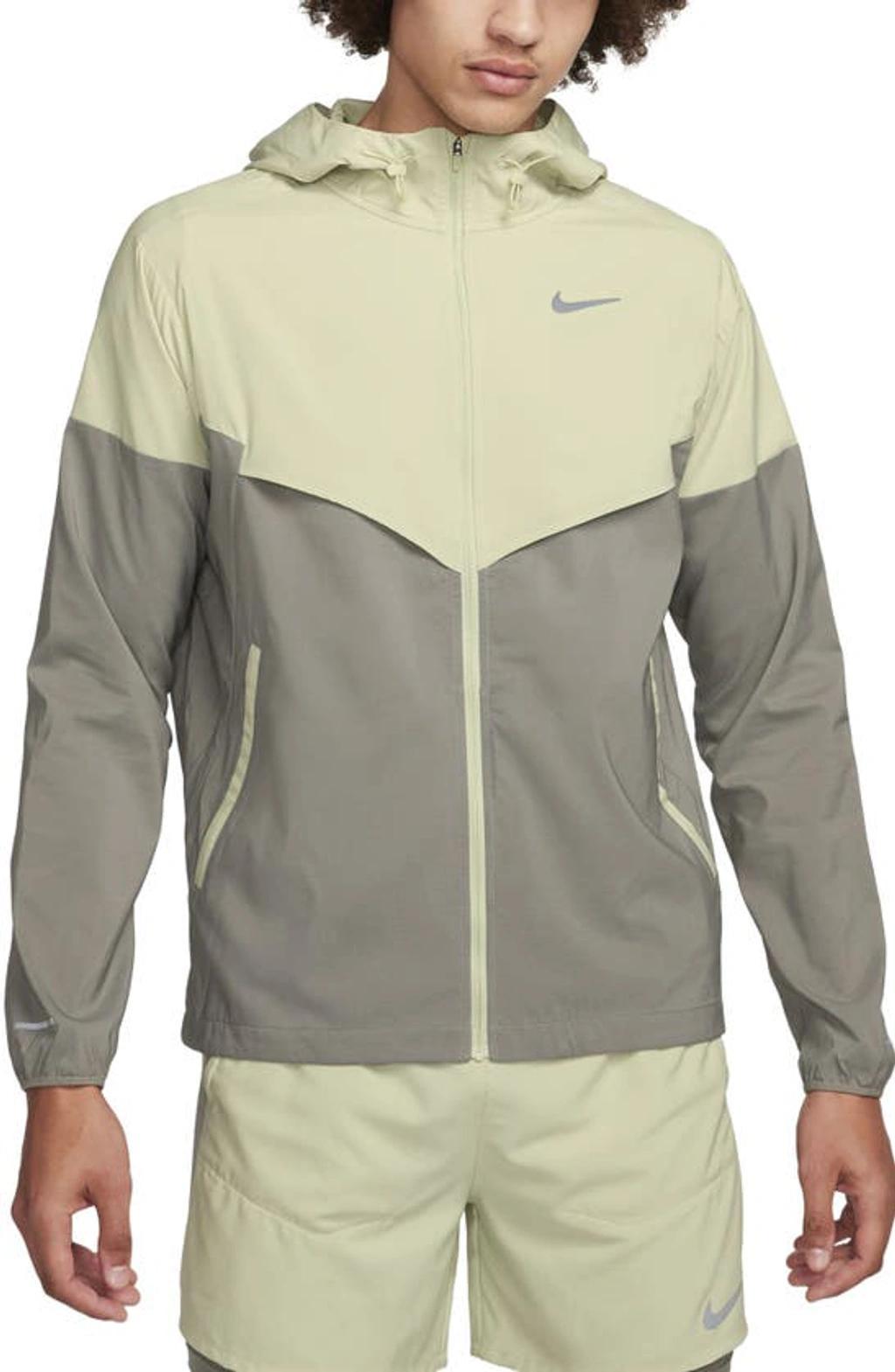 NIKE Men's Windrunner Repel Running Jacket In Green Product Image