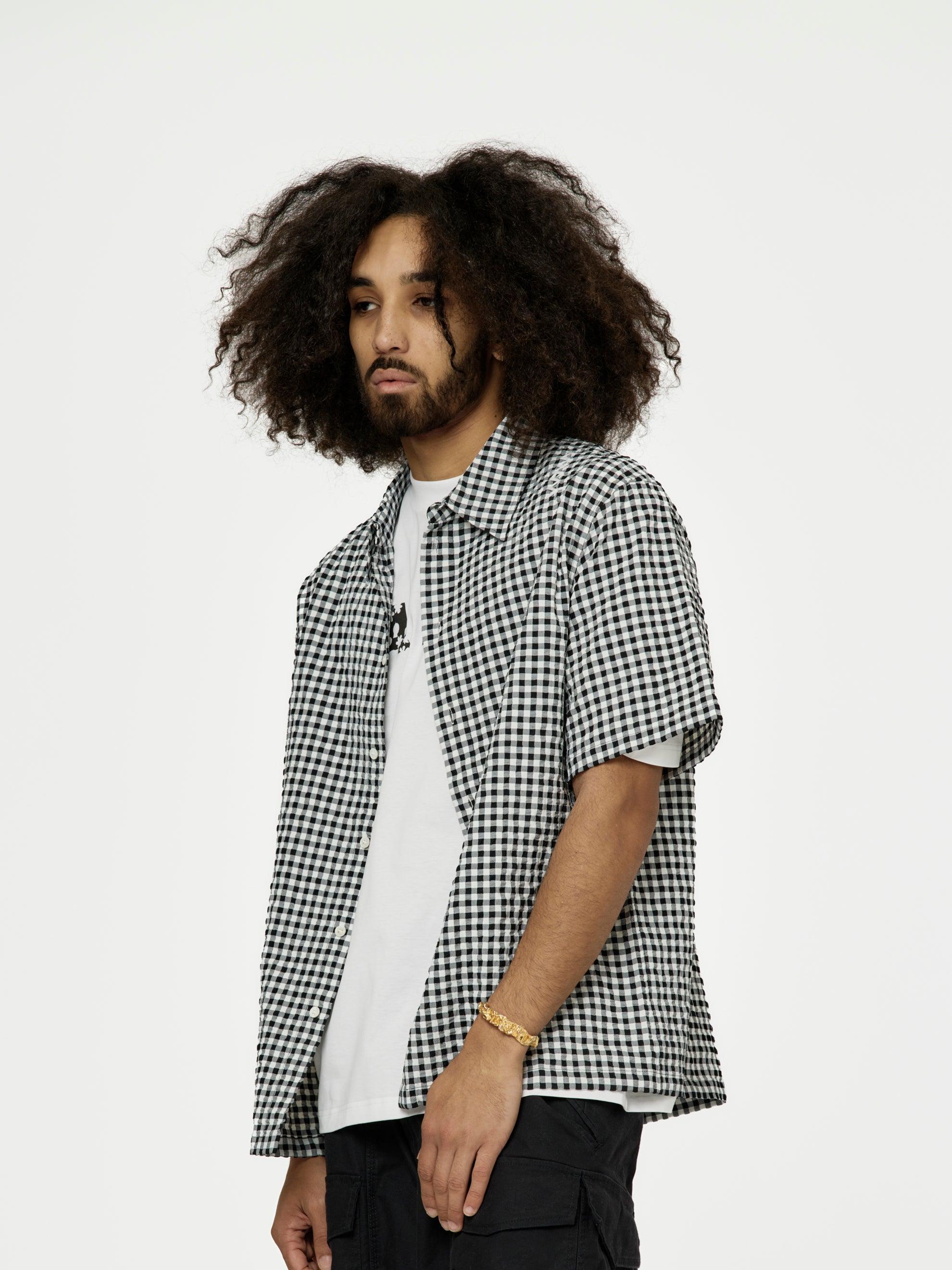 Gingham Seersucker Short-Sleeved Shirt (Black) Product Image