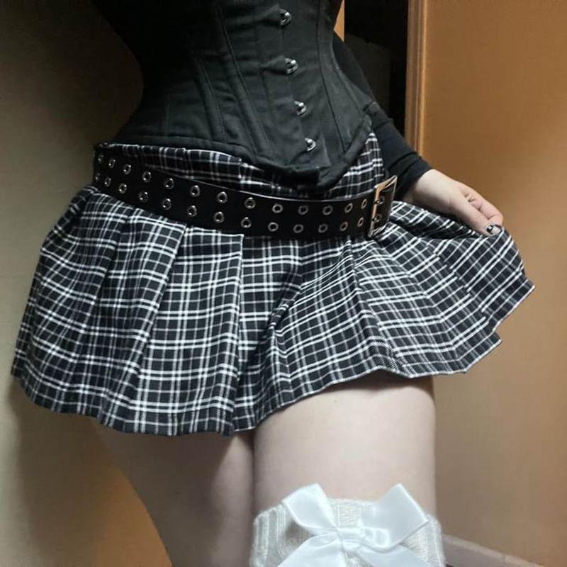 Low Waist Plaid Mini Pleated Skirt Product Image