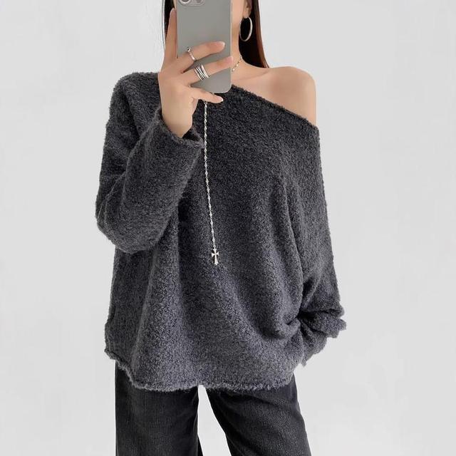 Long-Sleeve Round Neck Plain Sweater Product Image