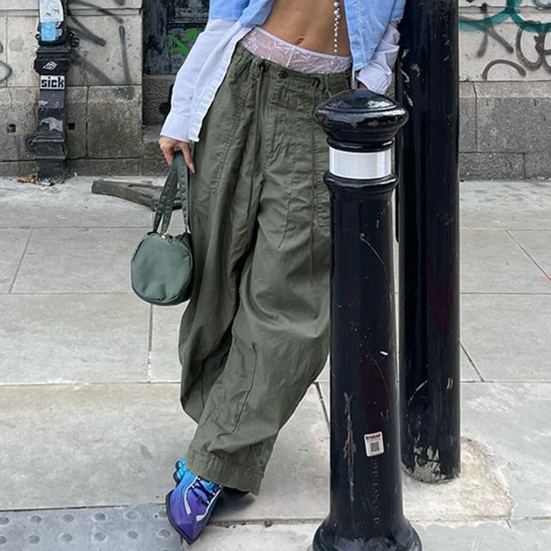 Low Waist Plain Loose-Fit Wide-Leg Cargo Pants Product Image