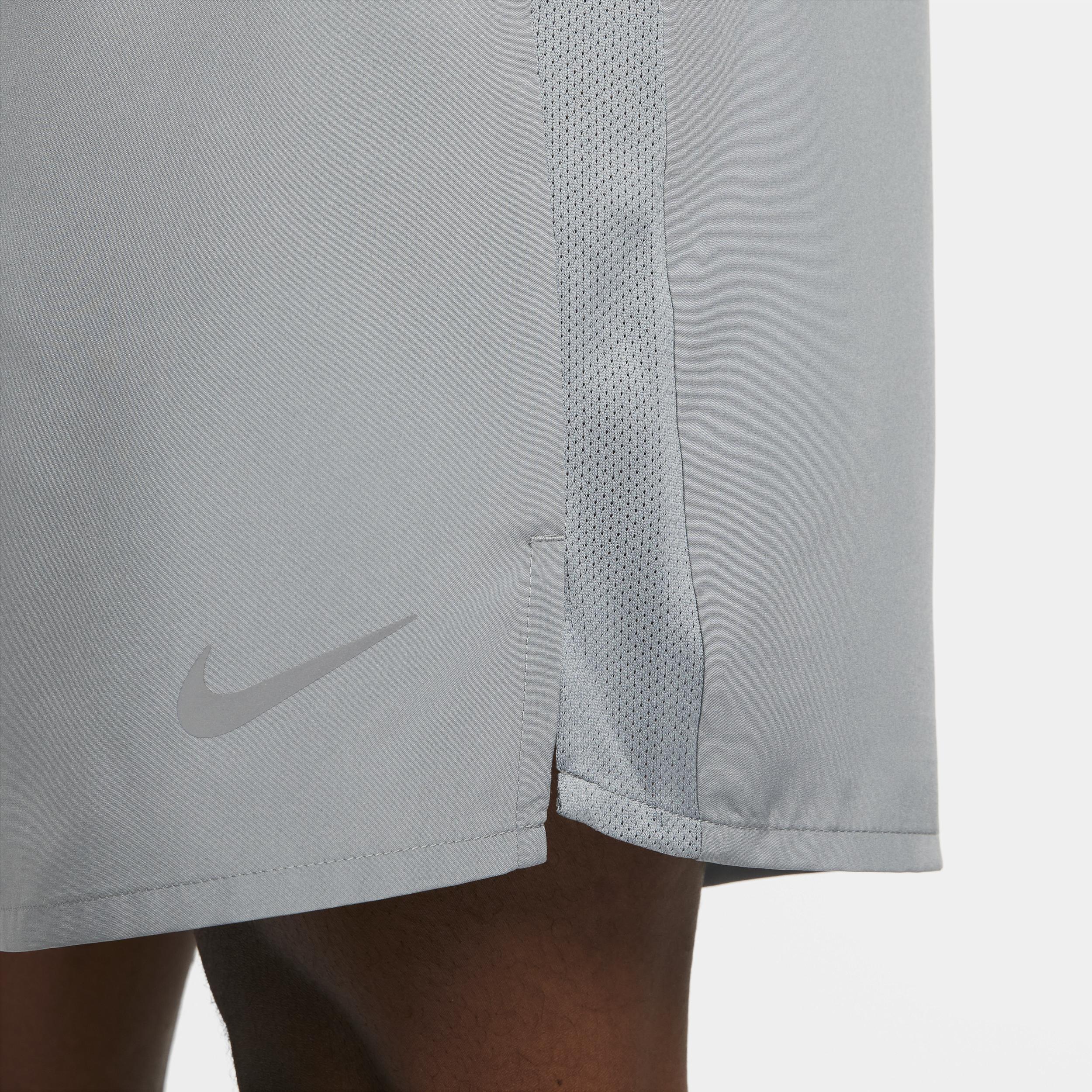 Nike Men's Challenger Dri-FIT 7" Brief-Lined Running Shorts Product Image