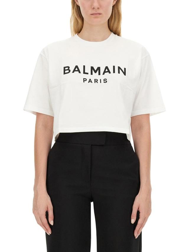 BALMAIN White Cotton Cropped T-shirt With Logo Print Product Image