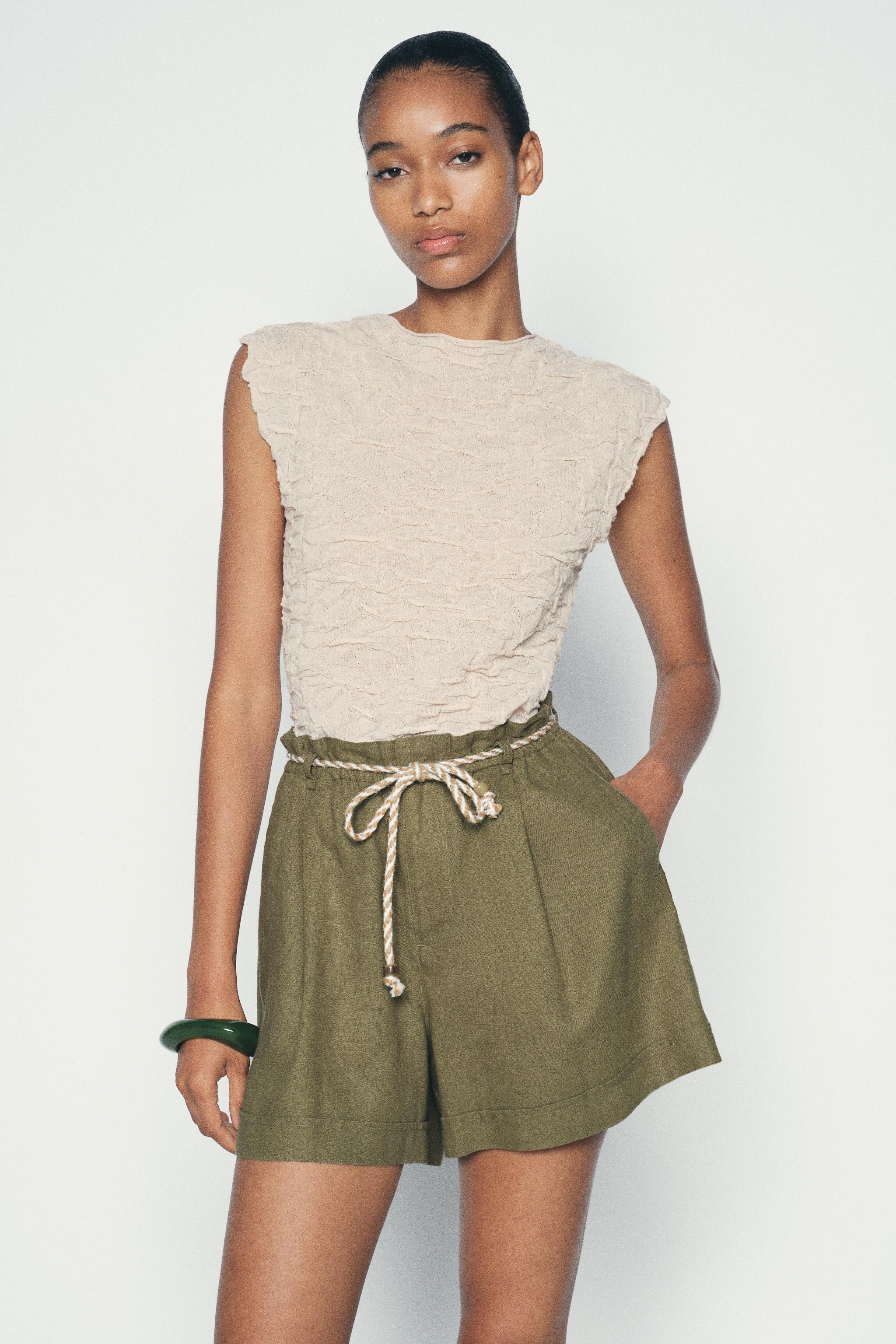 WRINKLED EFFECT KNIT TOP Product Image