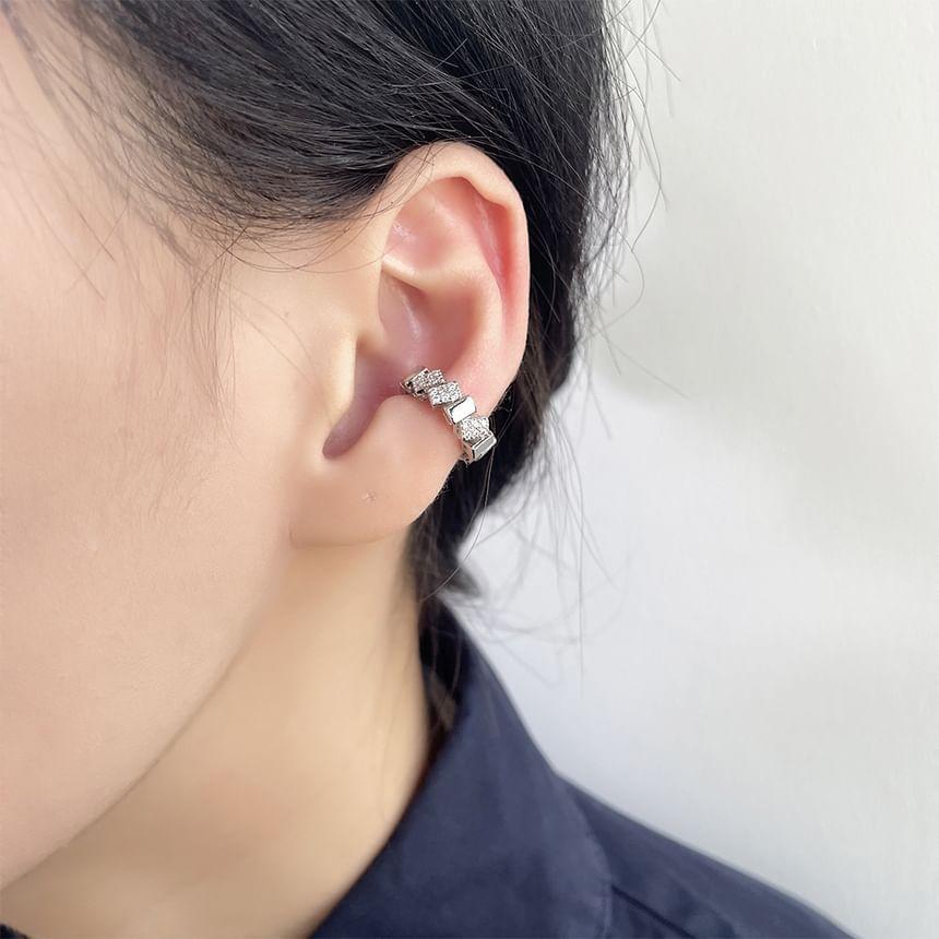 Chip Ear Cuff Product Image