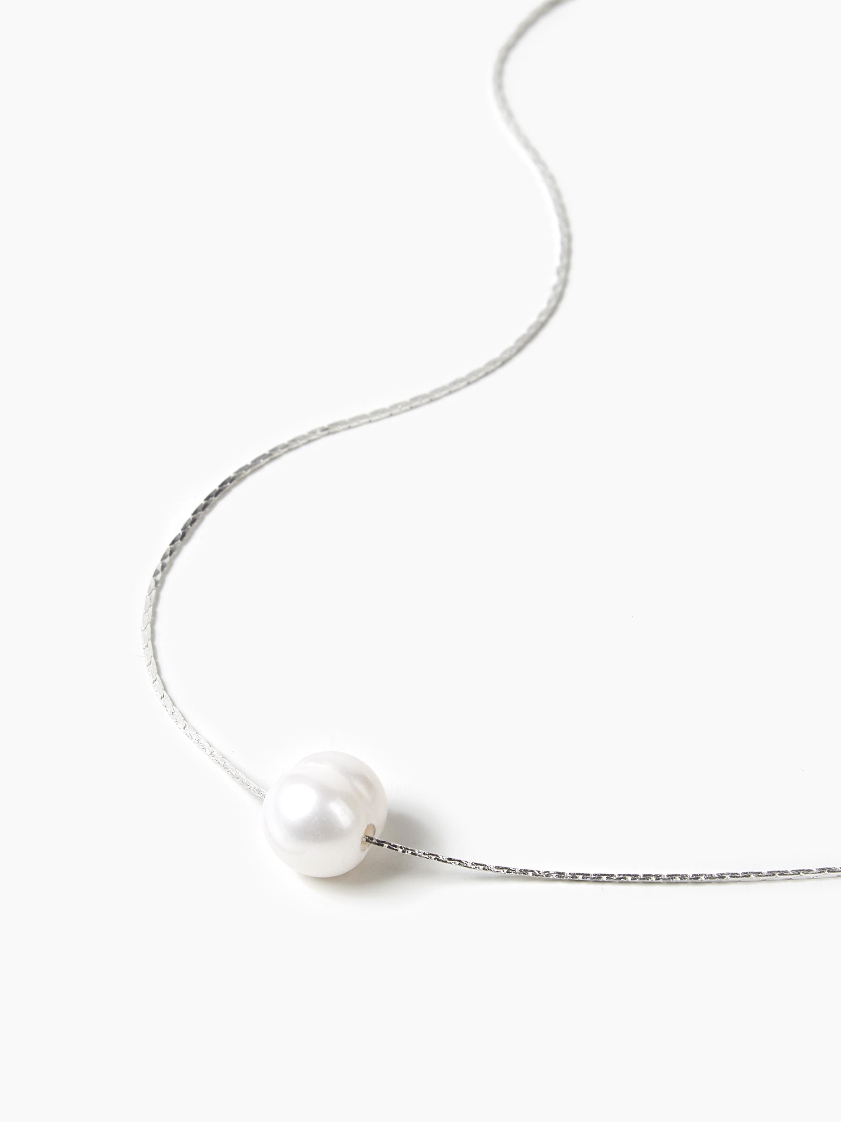 Faux Pearl Necklace Product Image