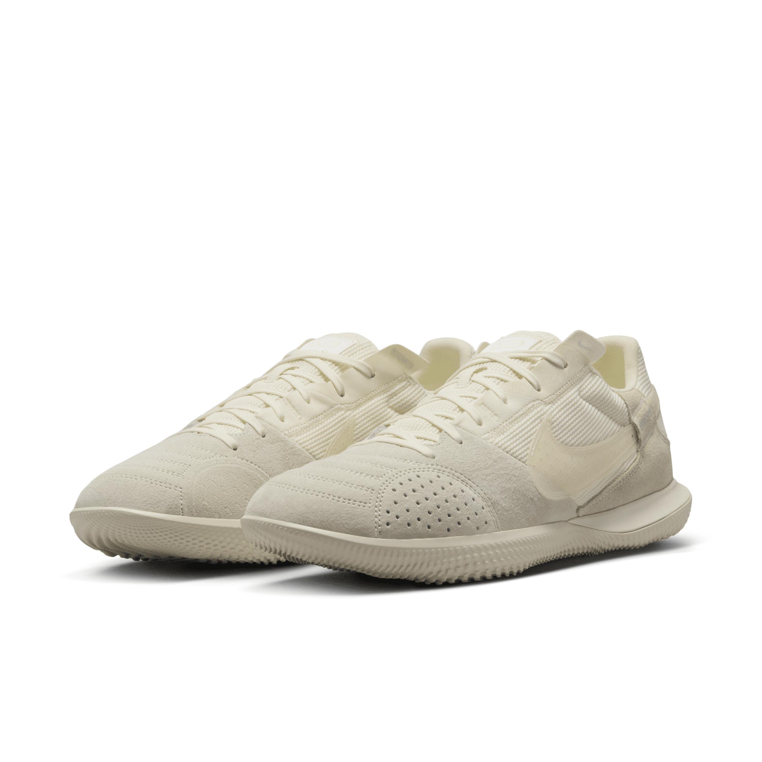 Nike Men's Streetgato Low-Top Soccer Shoes Product Image