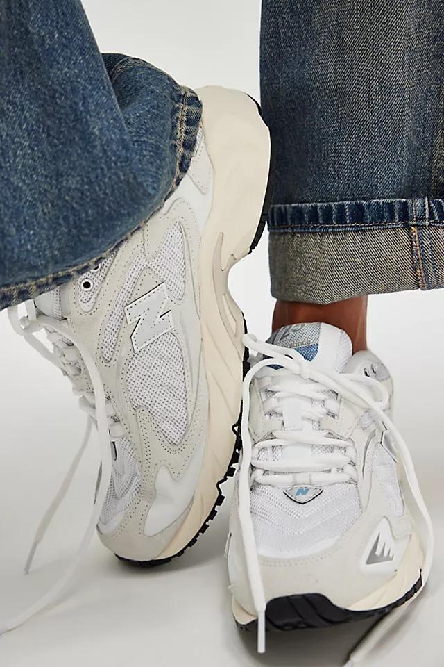 New Balance 725 Sneakers Product Image