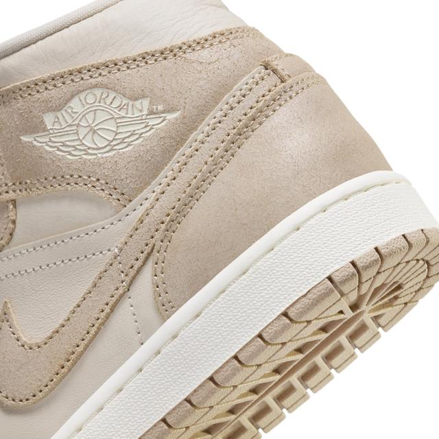 Women's Air Jordan 1 Mid SE Shoes Product Image