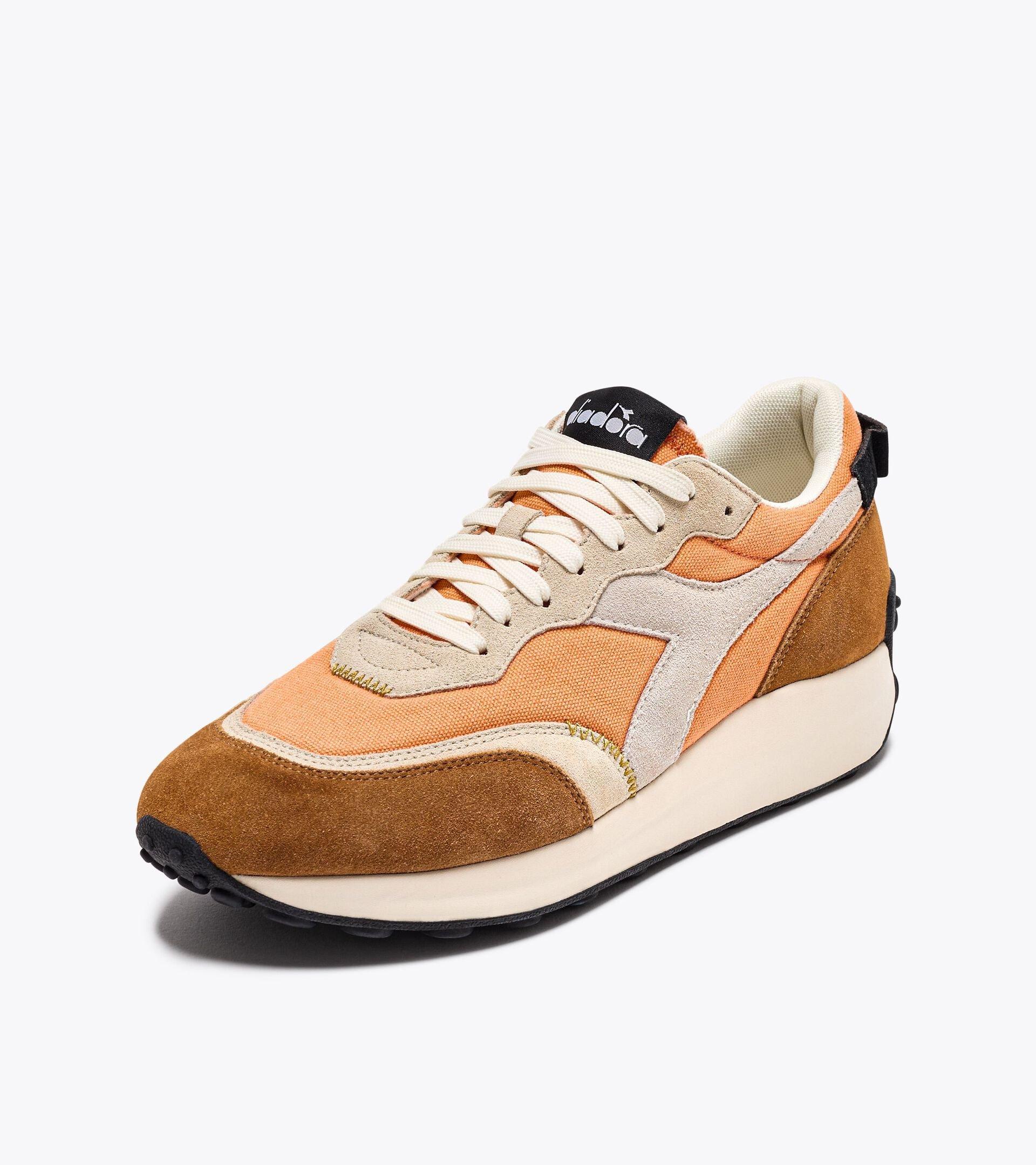 RACE SUEDE SW Product Image