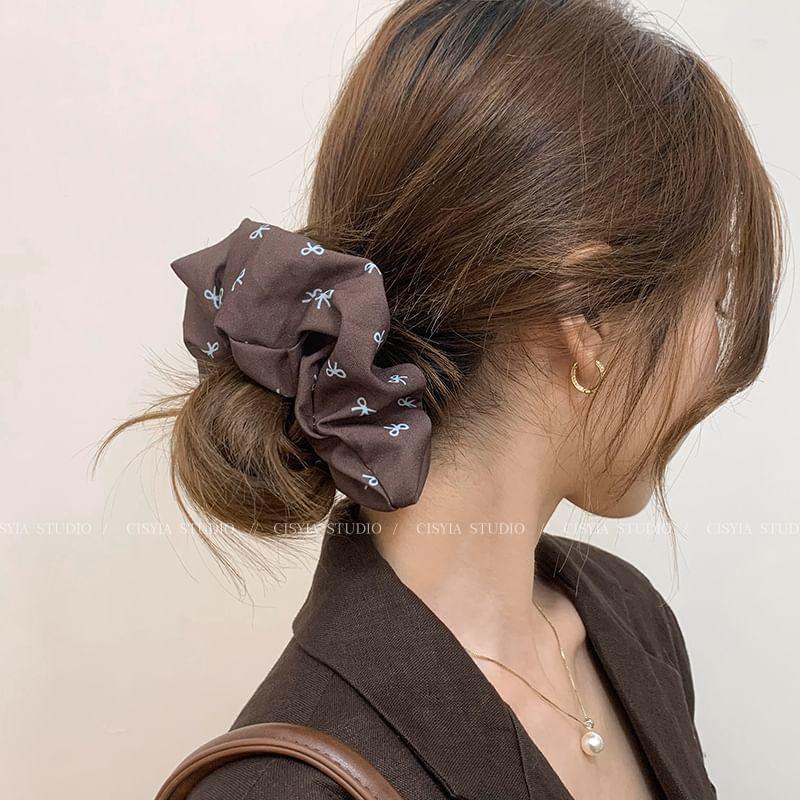 Bow Print Scrunchie Product Image