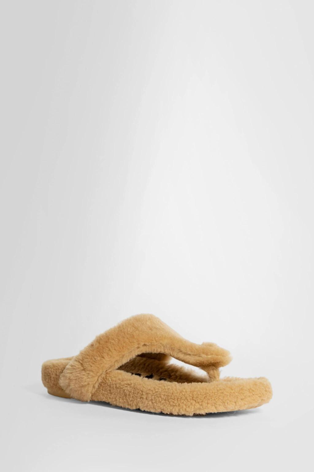 Ease Shearling Thong Sandals In Nude & Neutrals Product Image