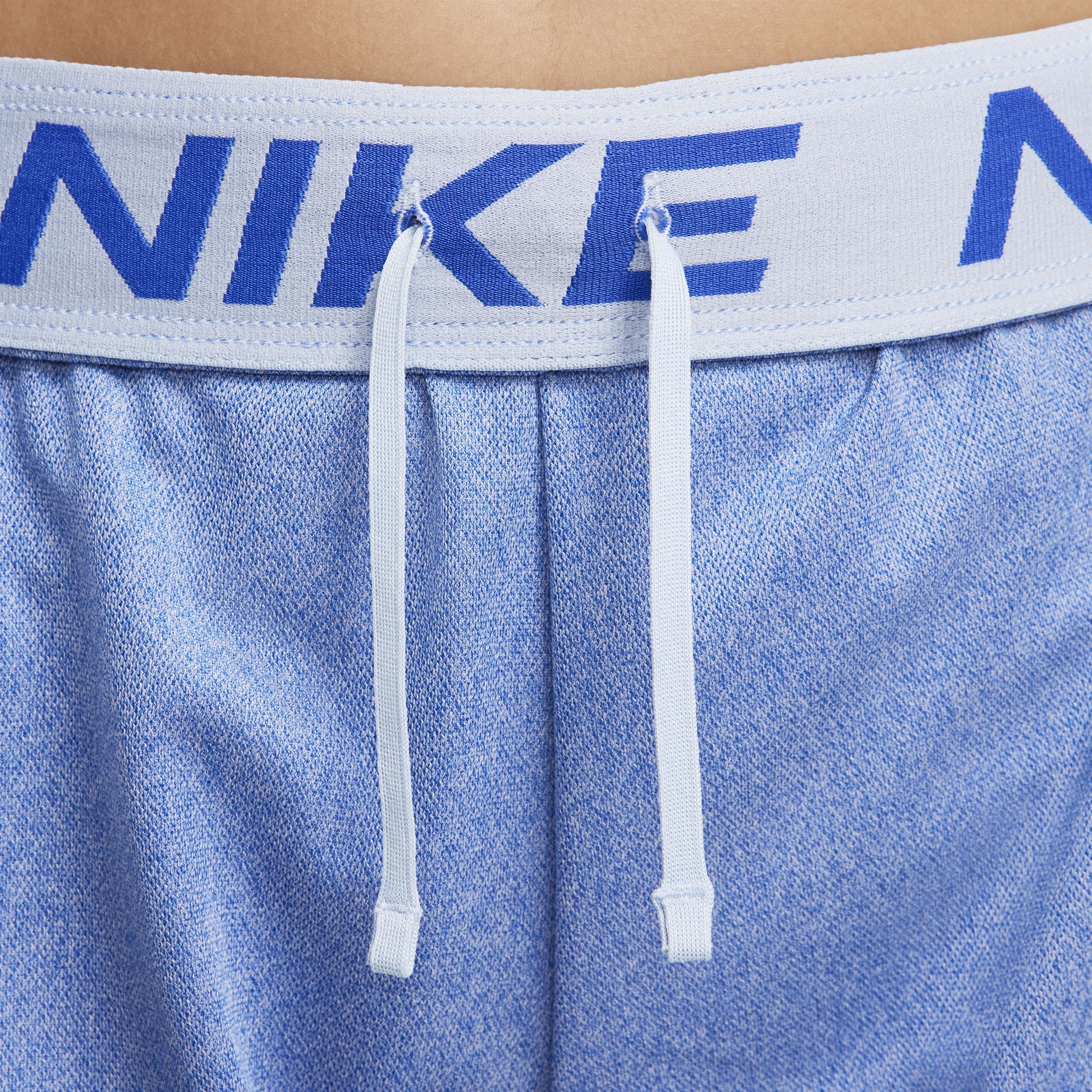 Nike Women's Attack Dri-FIT Fitness Mid-Rise 5" Unlined Shorts Product Image