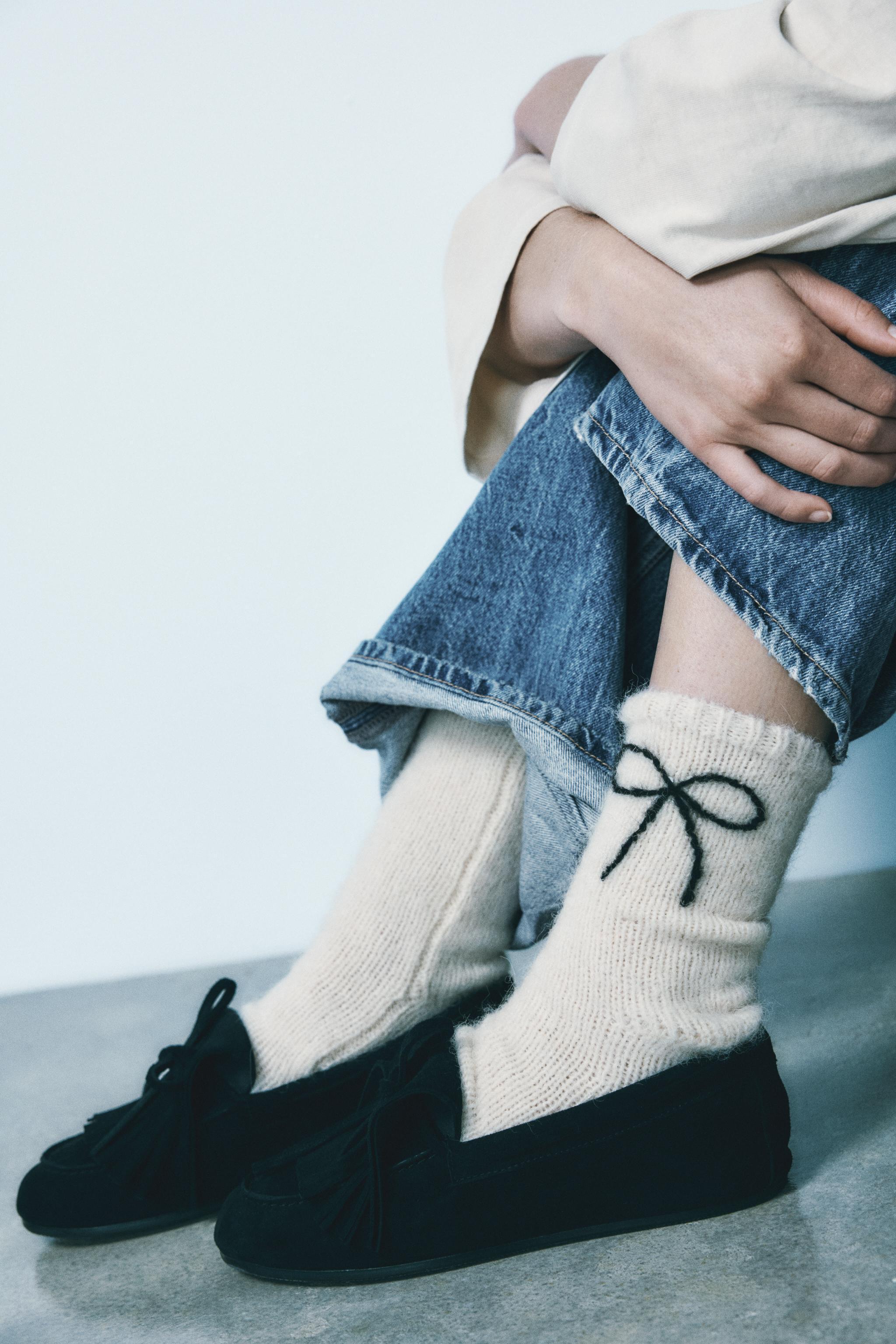 THICK KNIT BOW SOCKS Product Image