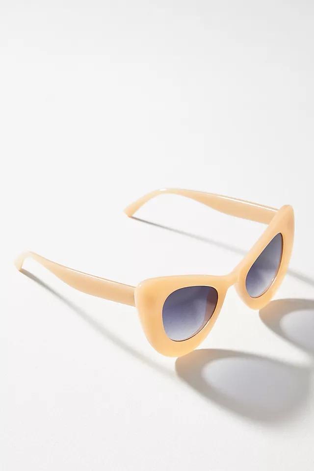 Oversized Curvy Cat-Eye Sunglasses Product Image