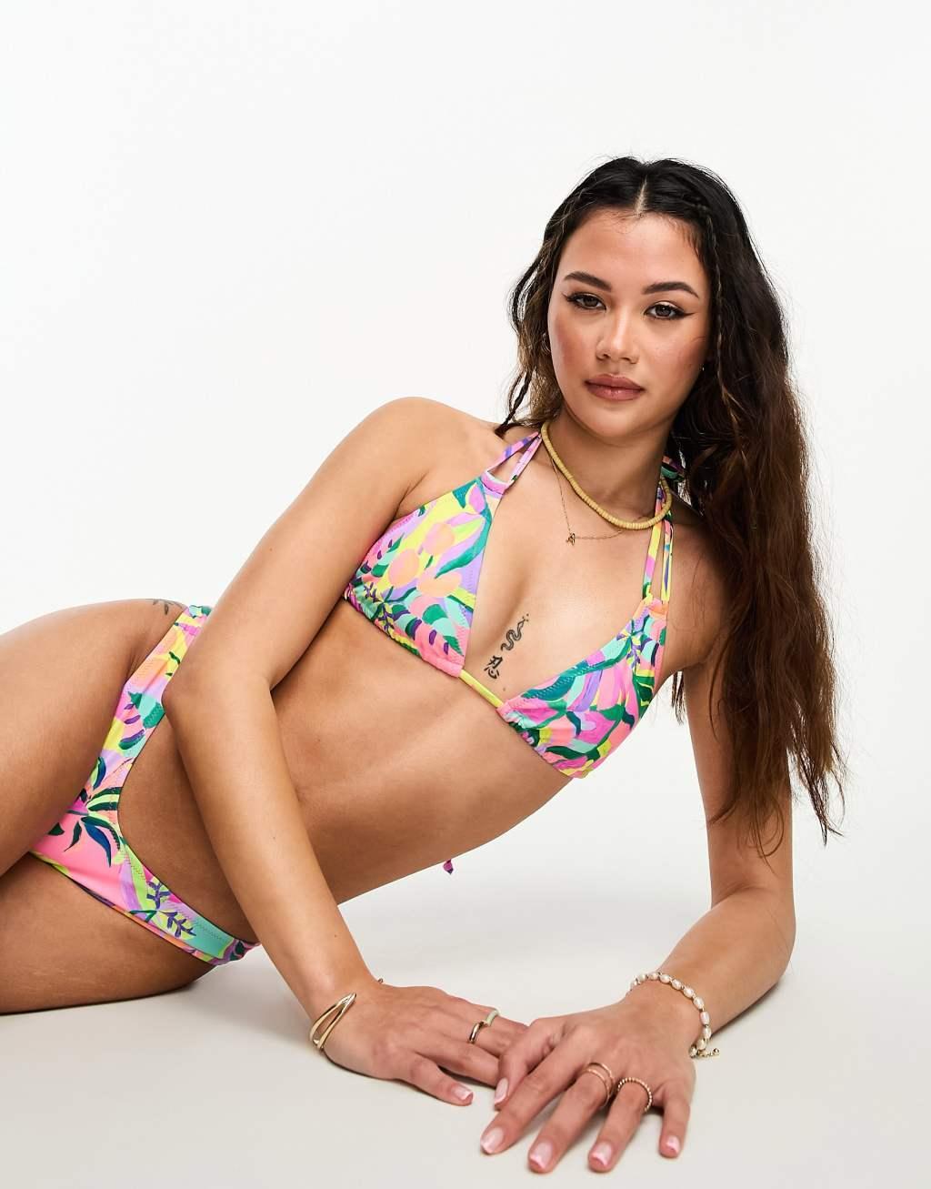 Kulani Kinis Vintage V bikini bottom in Zango Tango print Product Image