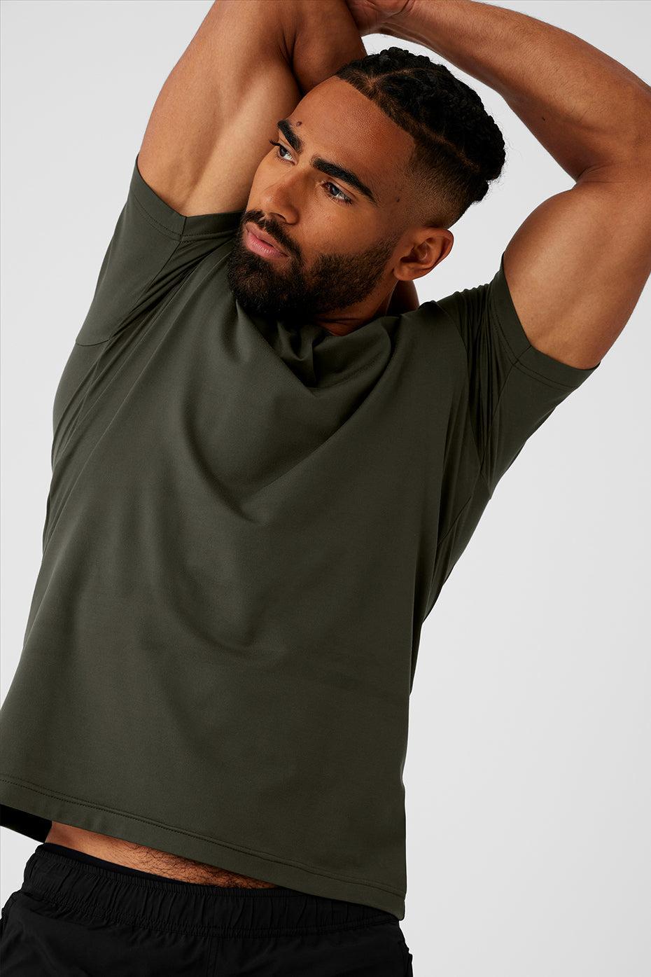 Conquer Reform Crewneck Short Sleeve - Stealth Green Male Product Image