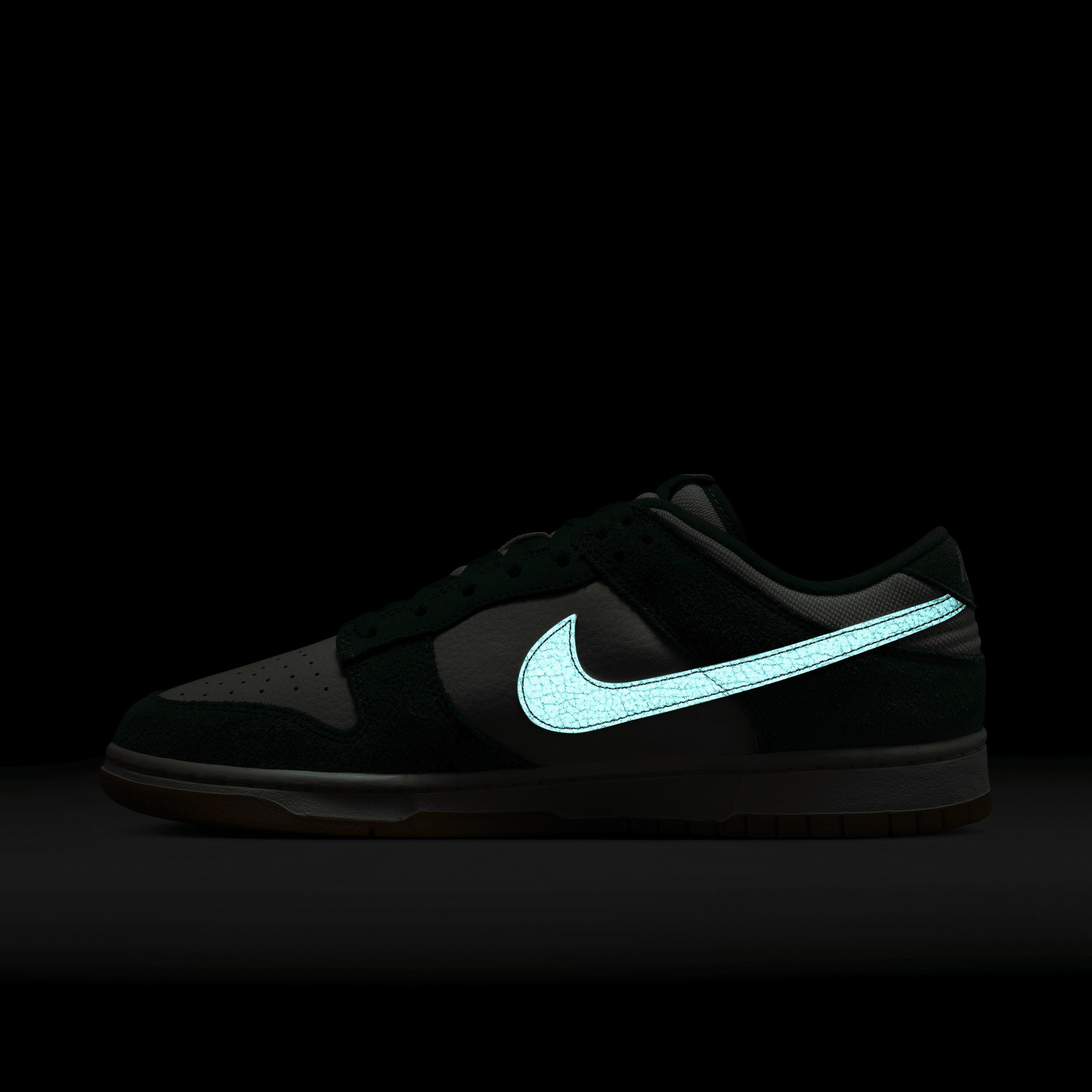 Nike Men's Dunk Low SE Shoes Product Image