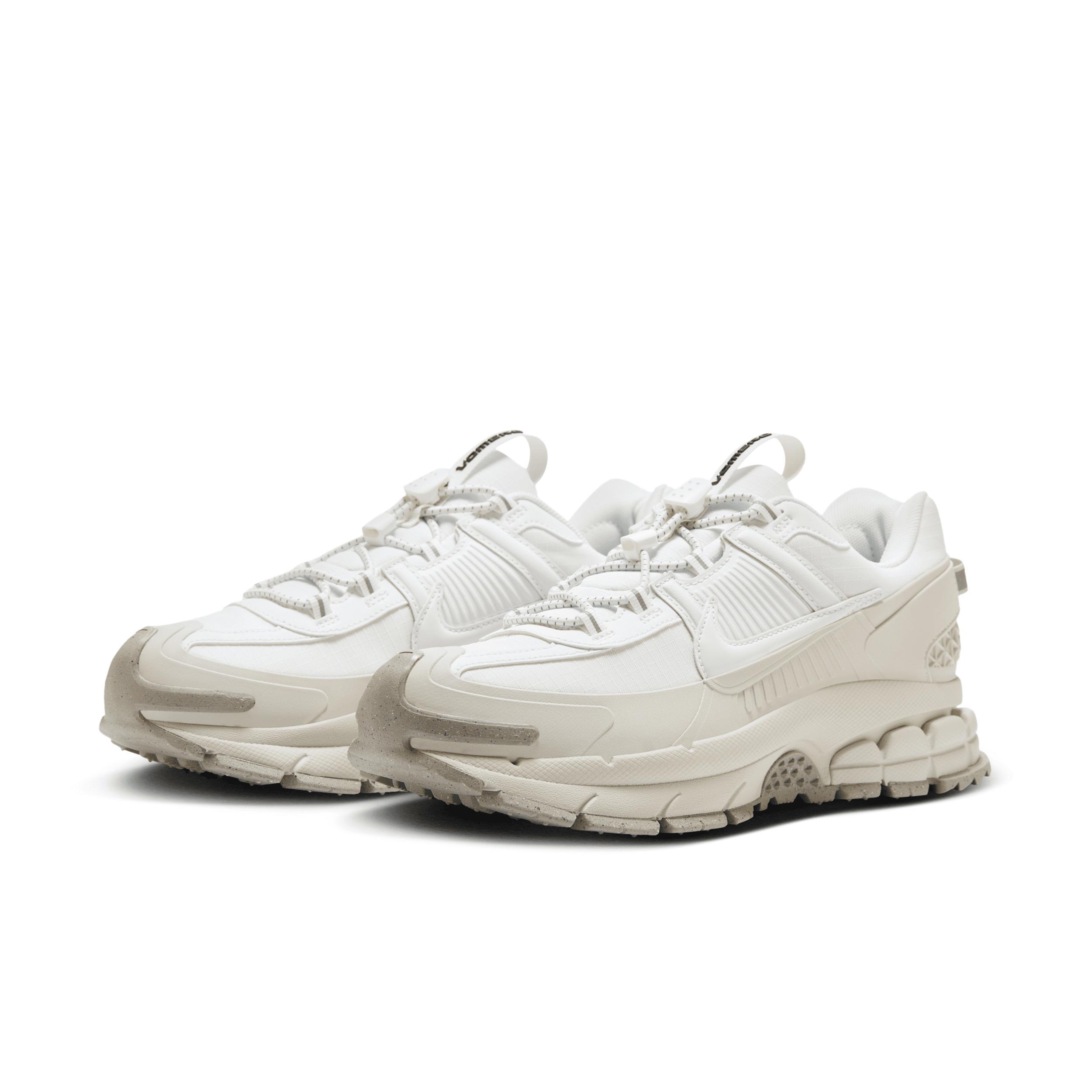 Nike Men's Zoom Vomero Roam Winterized Shoes Product Image