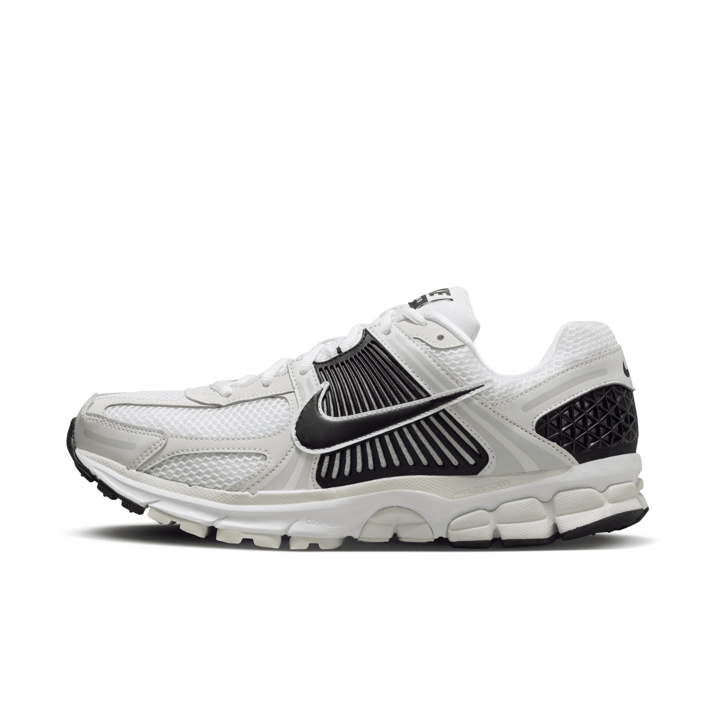 Nike Mens Zoom Vomero 5 Shoes Product Image