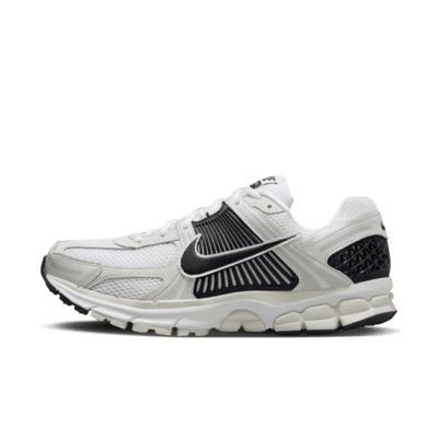 Nike Men's Zoom Vomero Shoes Product Image