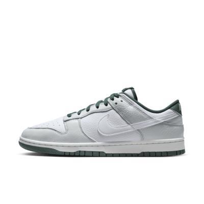 Nike Men's Dunk Low Retro SE Shoes Product Image