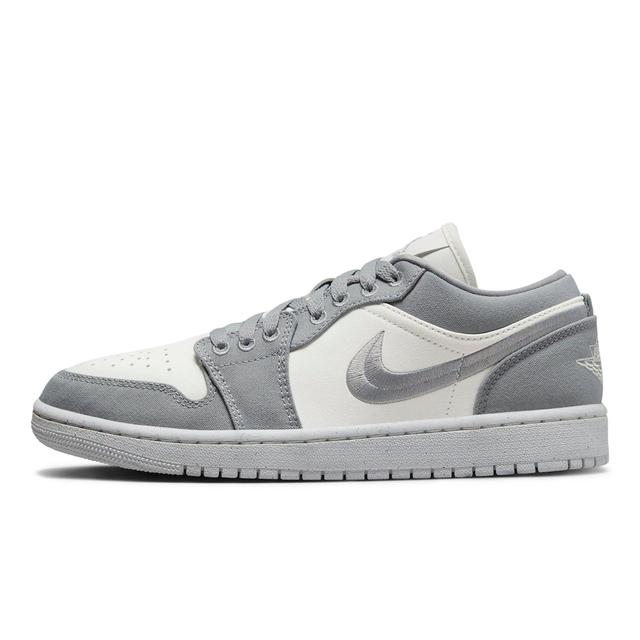 WOMEN'S AIR JORDAN 1 LOW SE Product Image