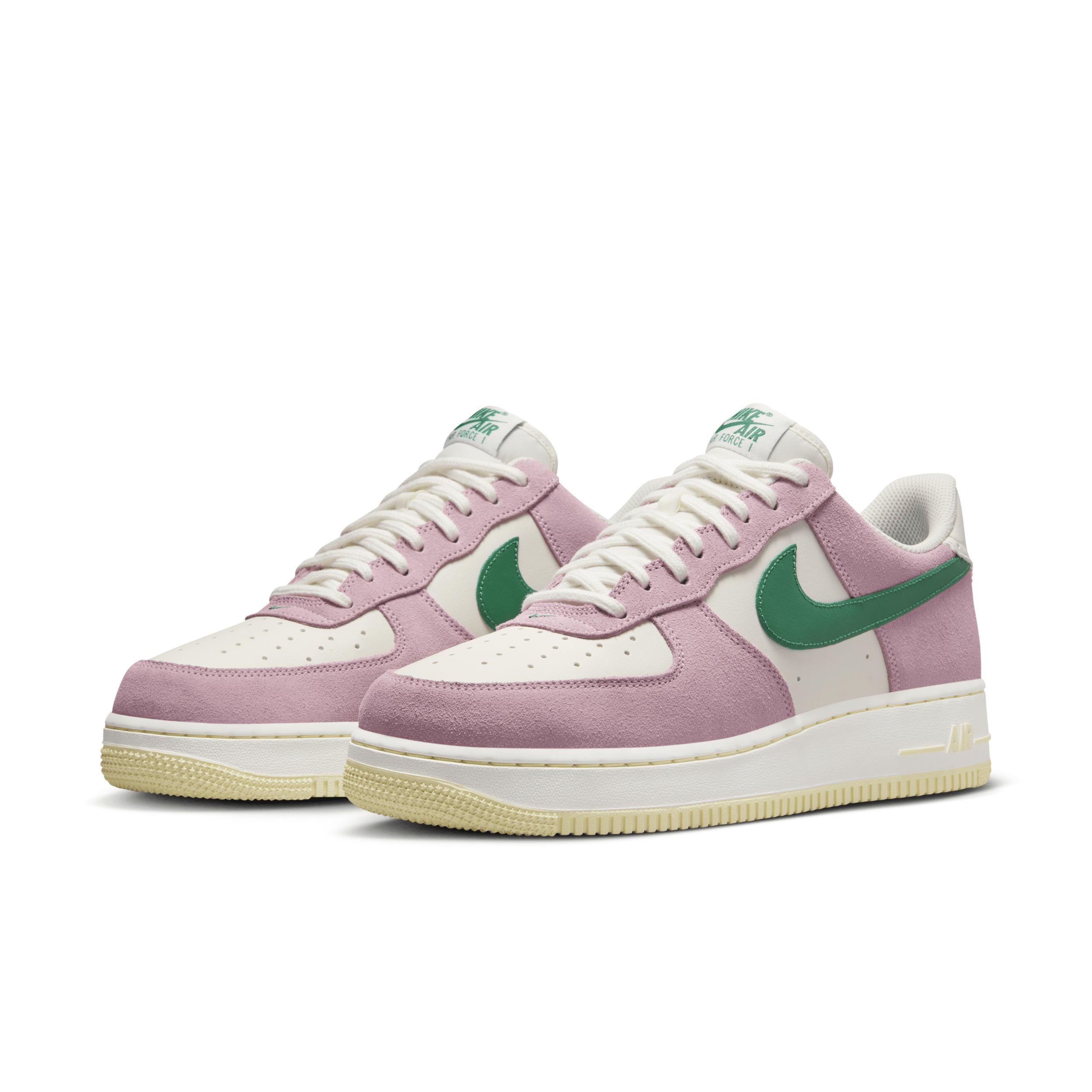 Nike Air Force 1 '07 LV8 Men's Shoes Product Image