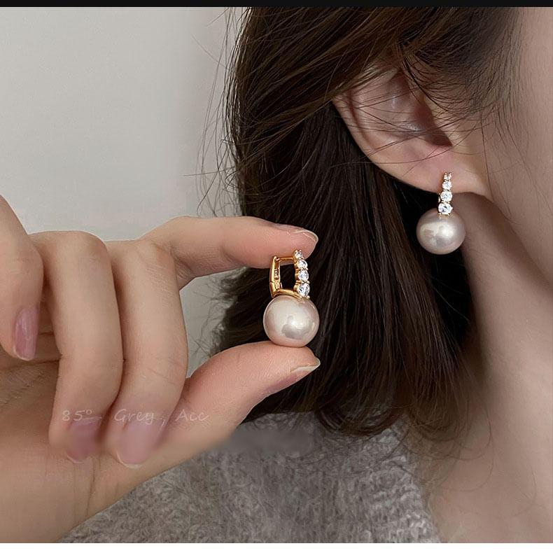 Faux Pearl Drop Earring Product Image