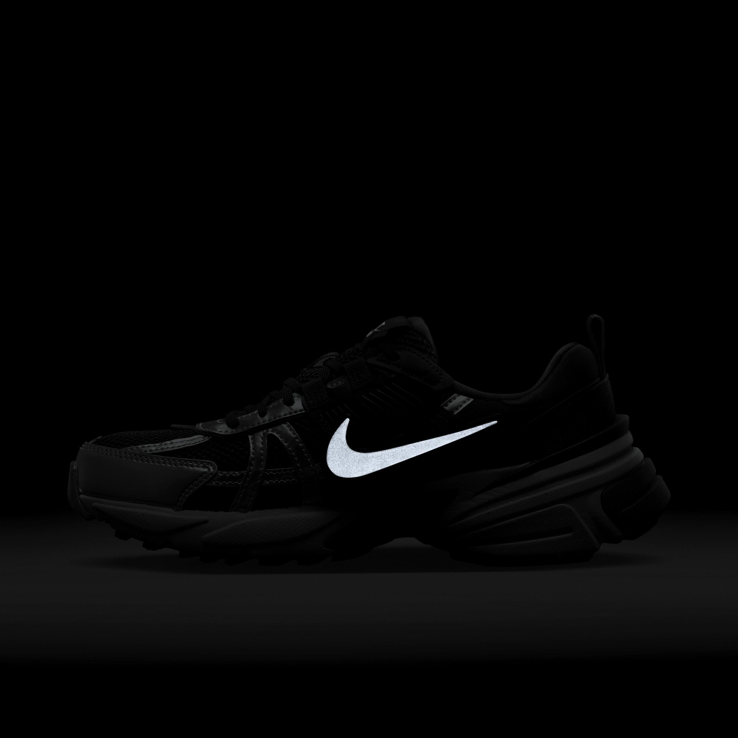 Nike Women's V2K Run Shoes Product Image