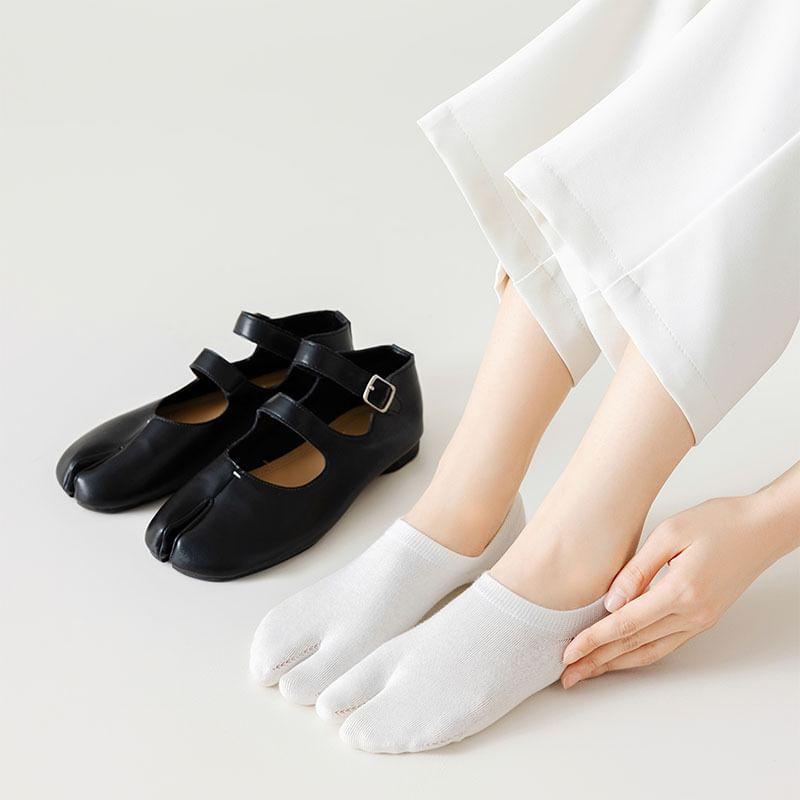 Plain Split Toe No Show Socks Product Image