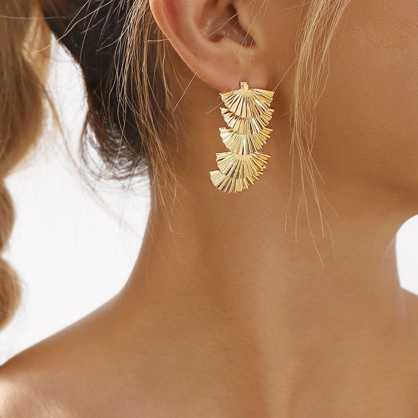 Leaf Drop Earring Product Image