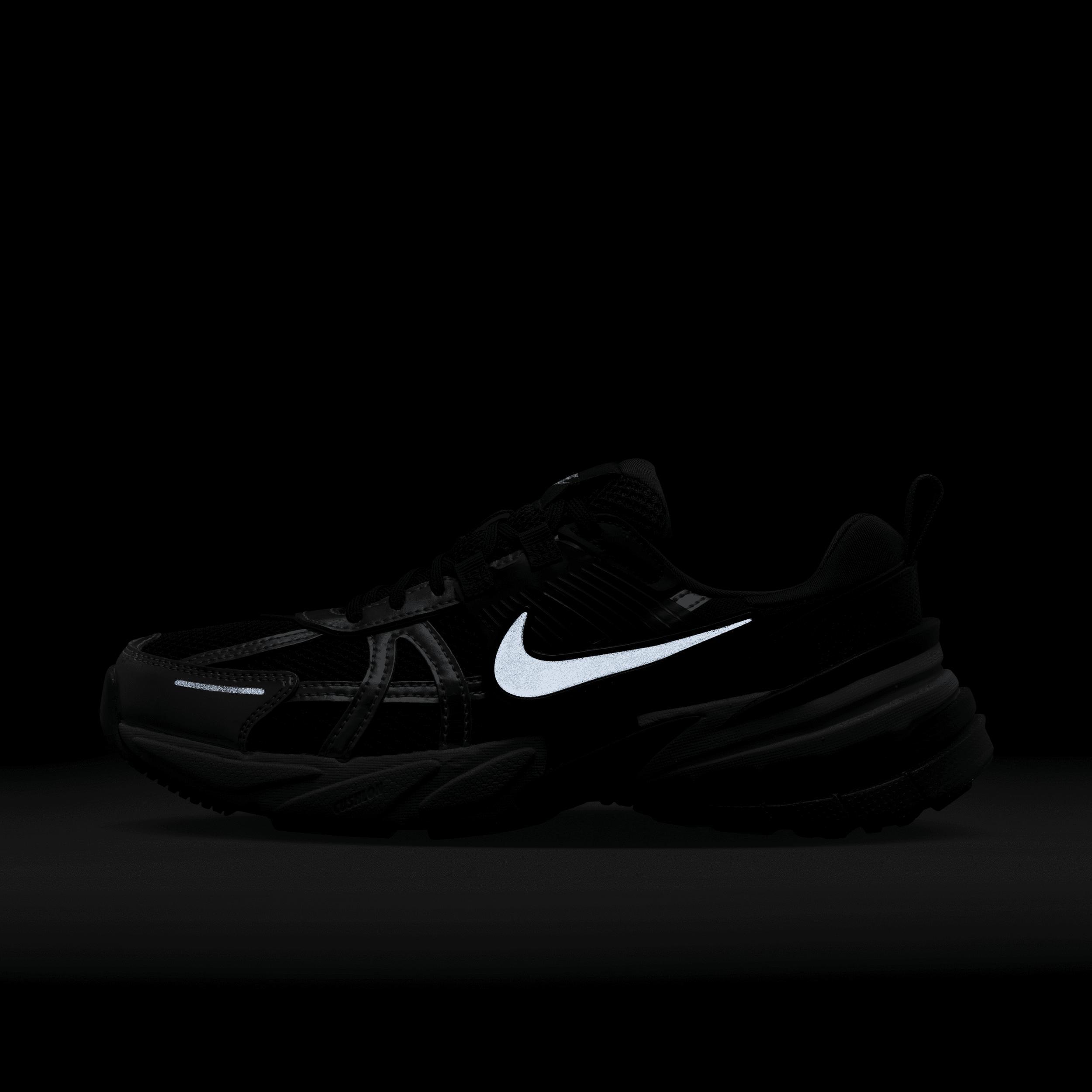 Nike Women's V2K Run Shoes Product Image