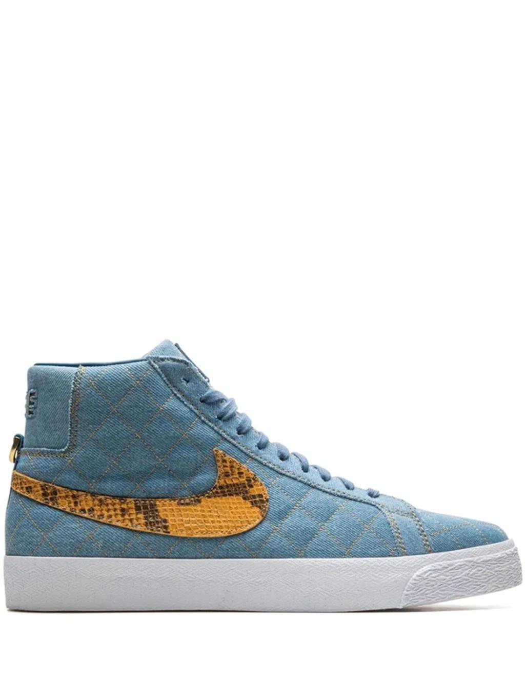 Sb Blazer Mid Sneakers In Blue Product Image