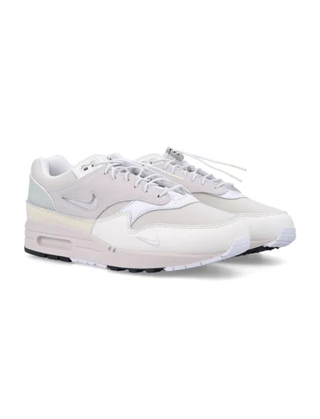 NIKE Sneakers In Weiss Product Image