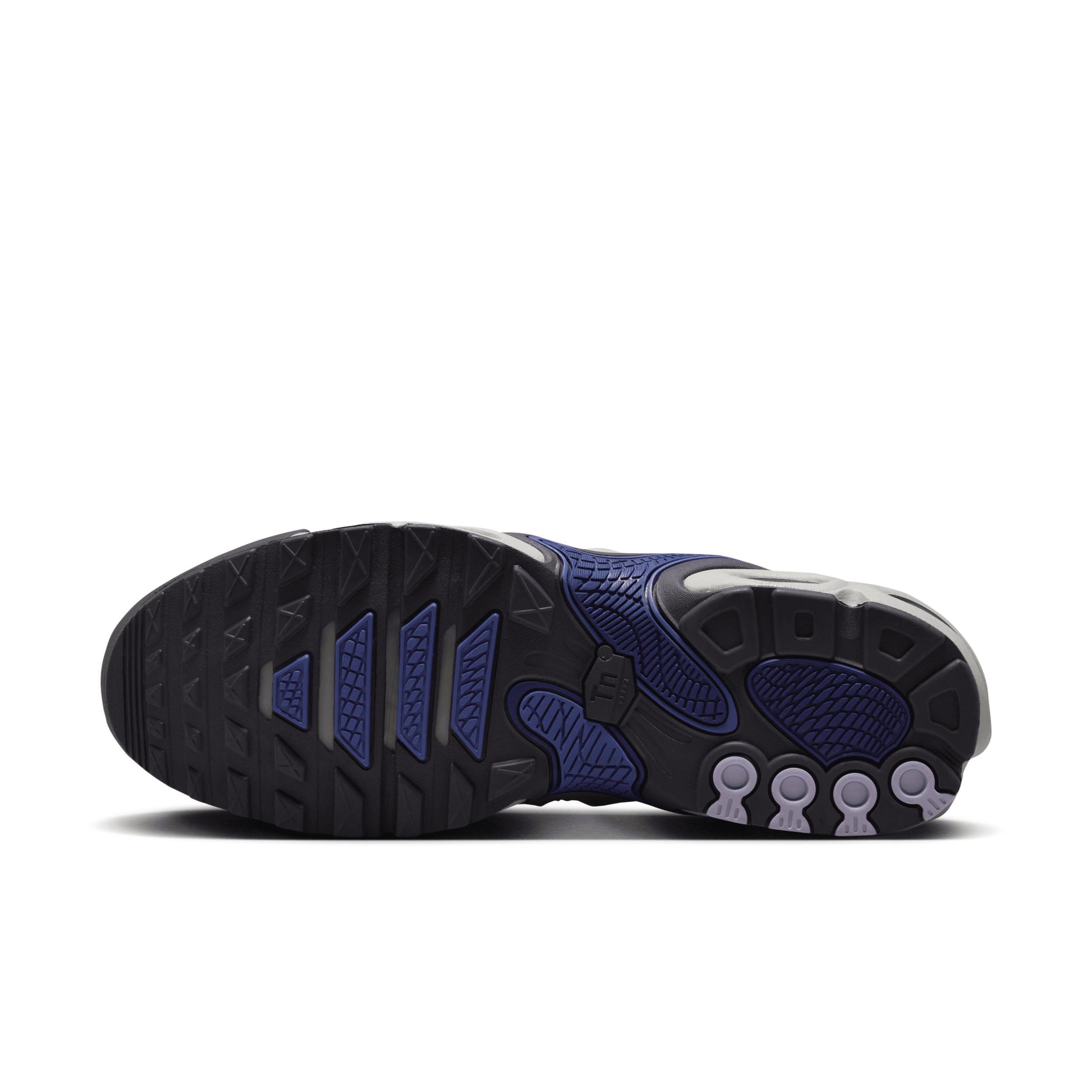 Nike Men's Air Max Plus Drift Shoes Product Image