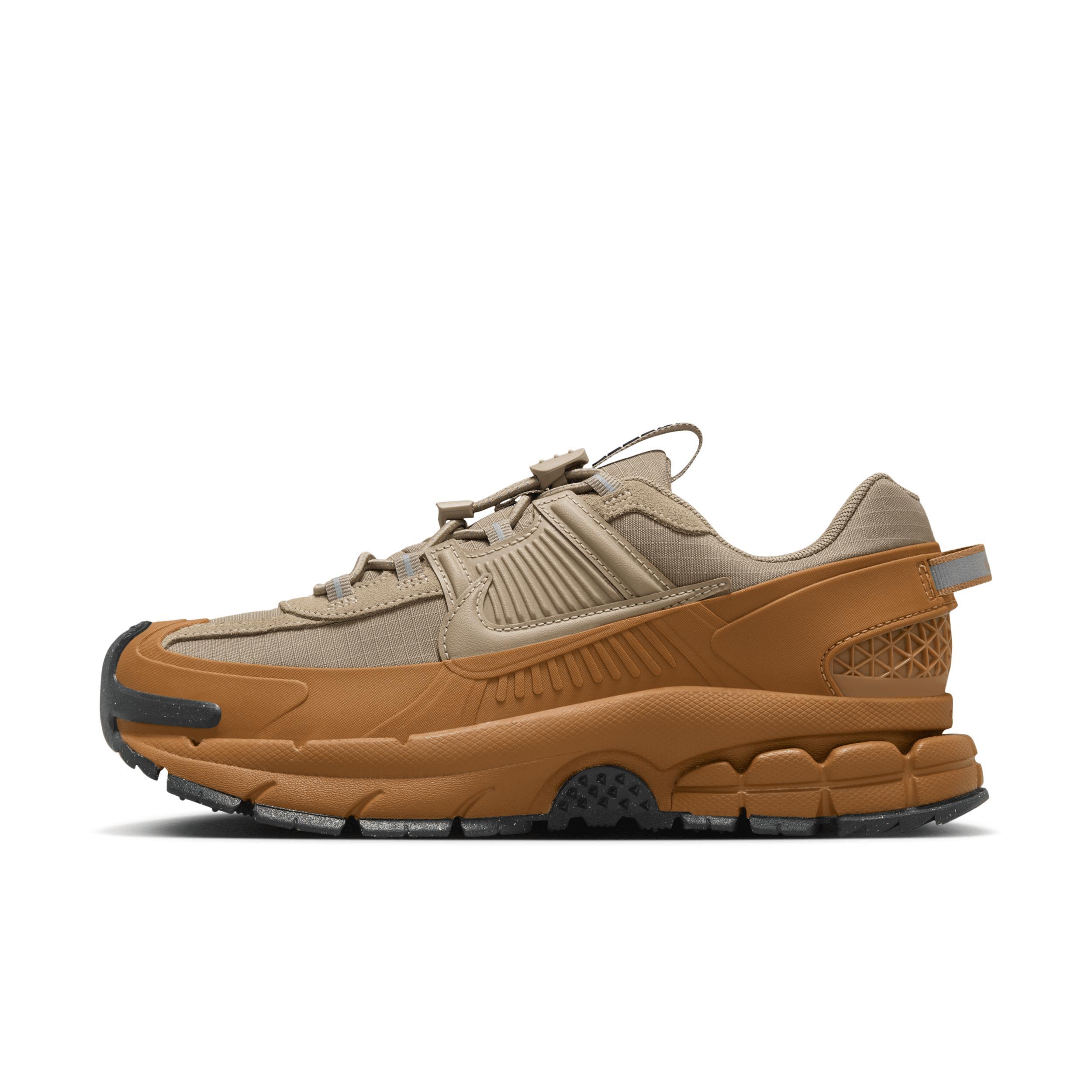 Nike Women's Zoom Vomero Roam Winterized Shoes Product Image