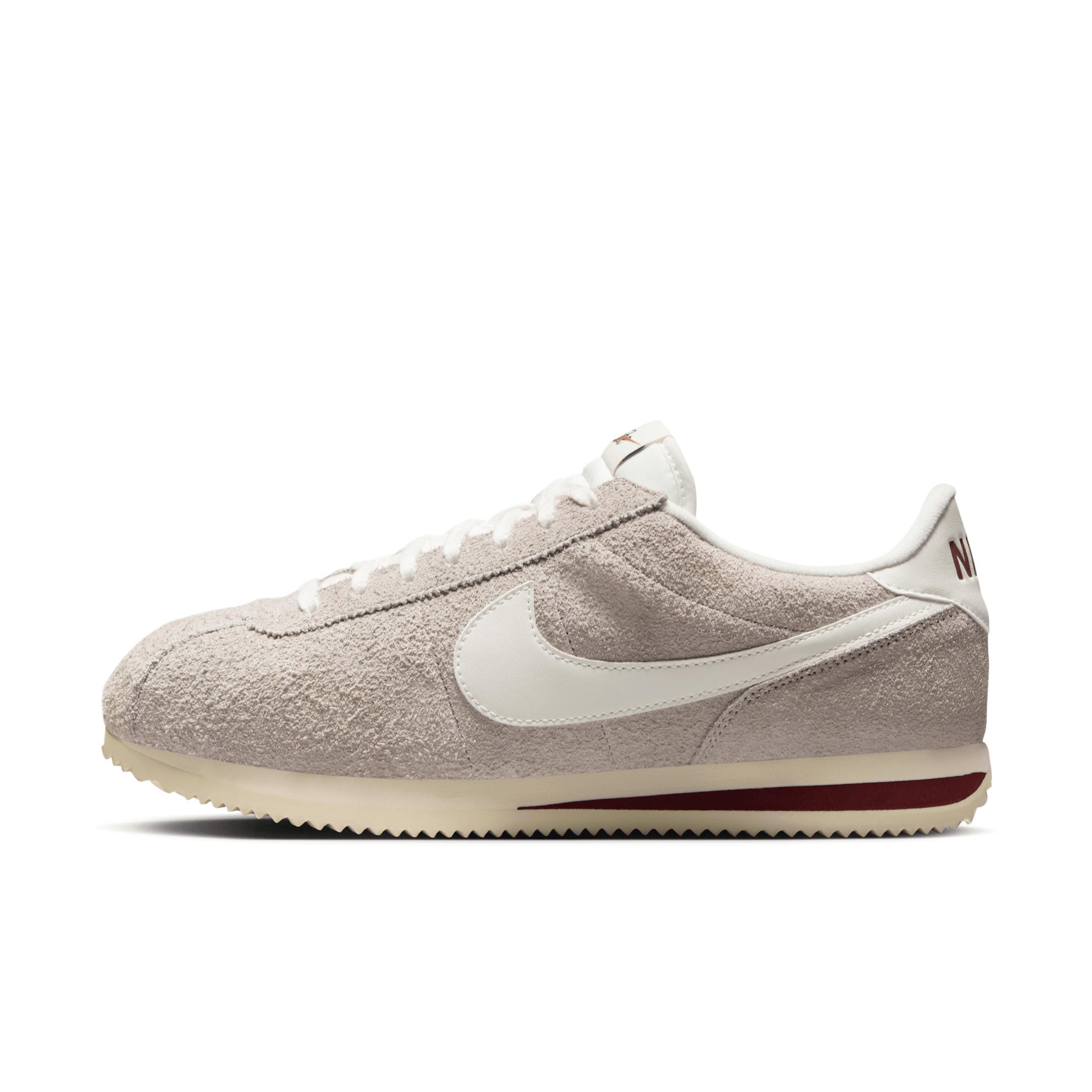 Nike Cortez SE Suede Men's Shoes Product Image